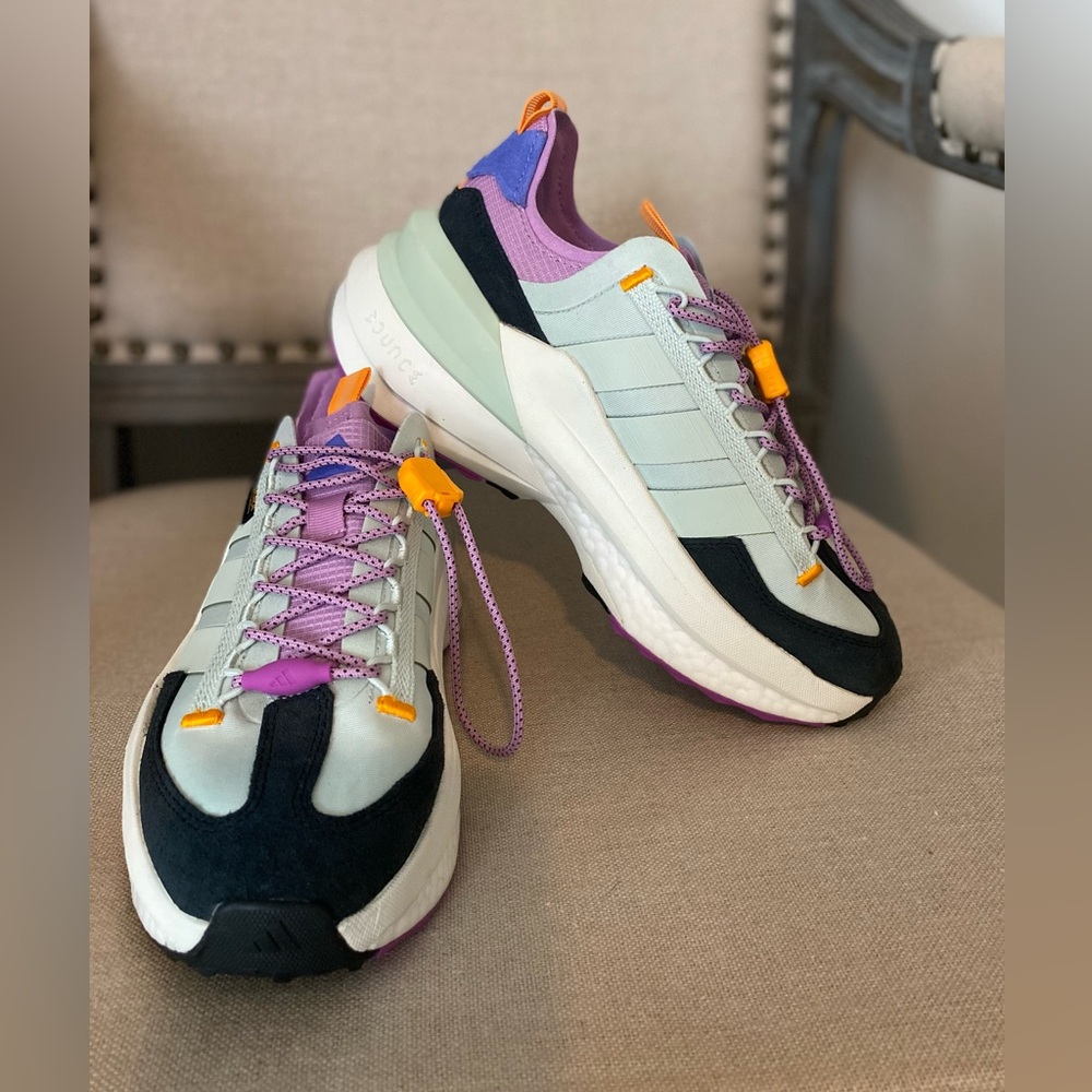 Adidas women’s size 7 worn 1x perfect condition